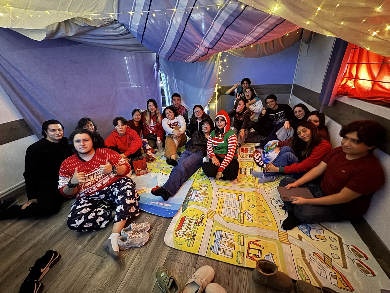 Grupo comunidad Universal House